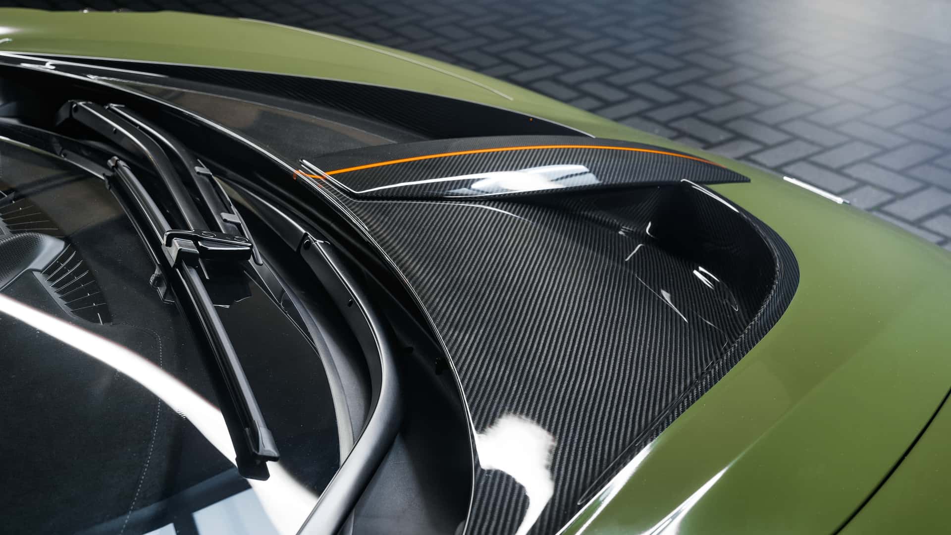 مكلارين-765LT-تصميم-واجهة