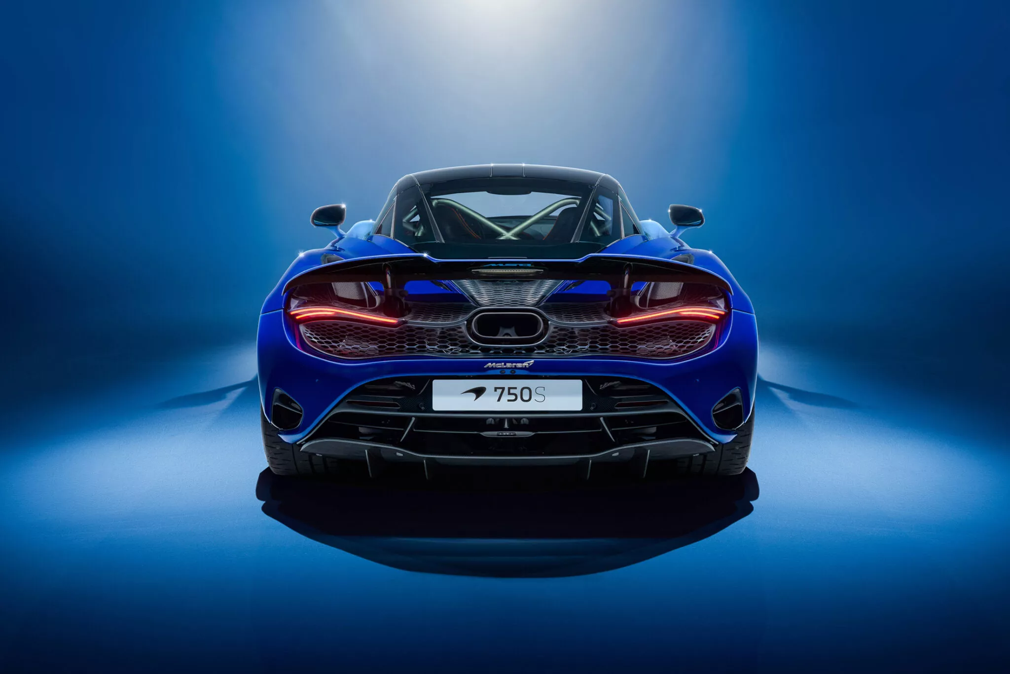 أداء-مكلارين-750S