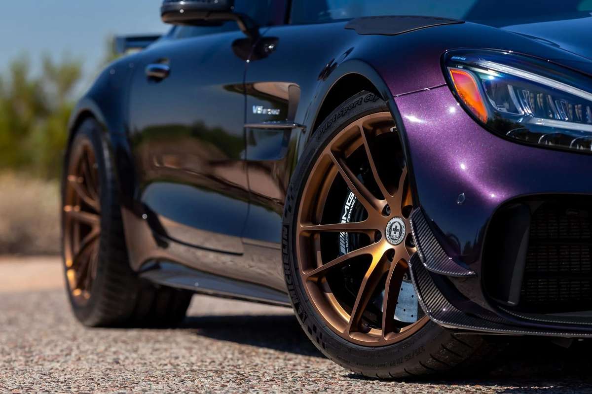 مرسيدس-amg-gt-r-pro-بنفسجي