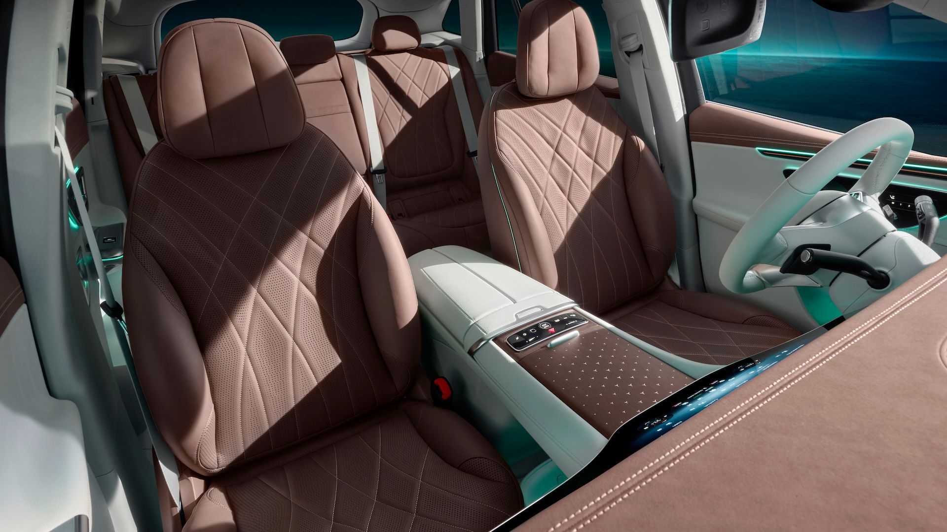 مرسيدس-eqe-suv