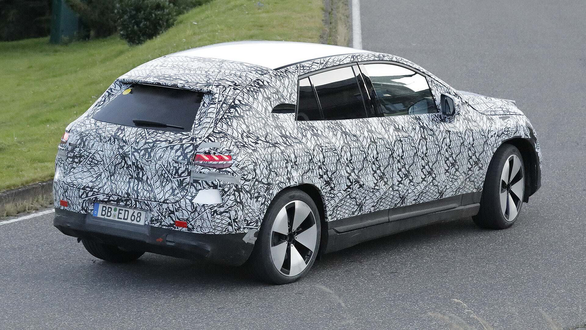 مرسيدس-EQE-SUV-2023
