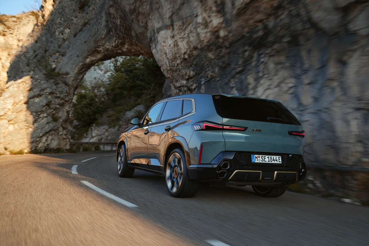 BMW-X7-جزء-خلفي