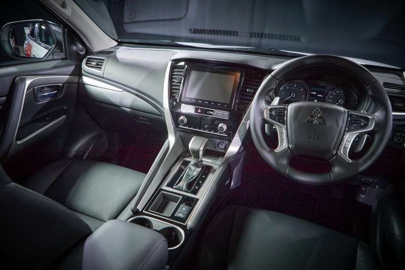 Mitsubishi-Pajero-Sport-Ralliart-2022