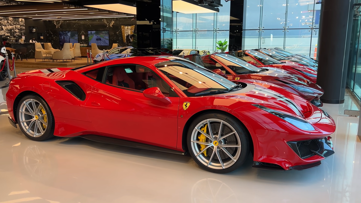 F1rst-Motors-showroom