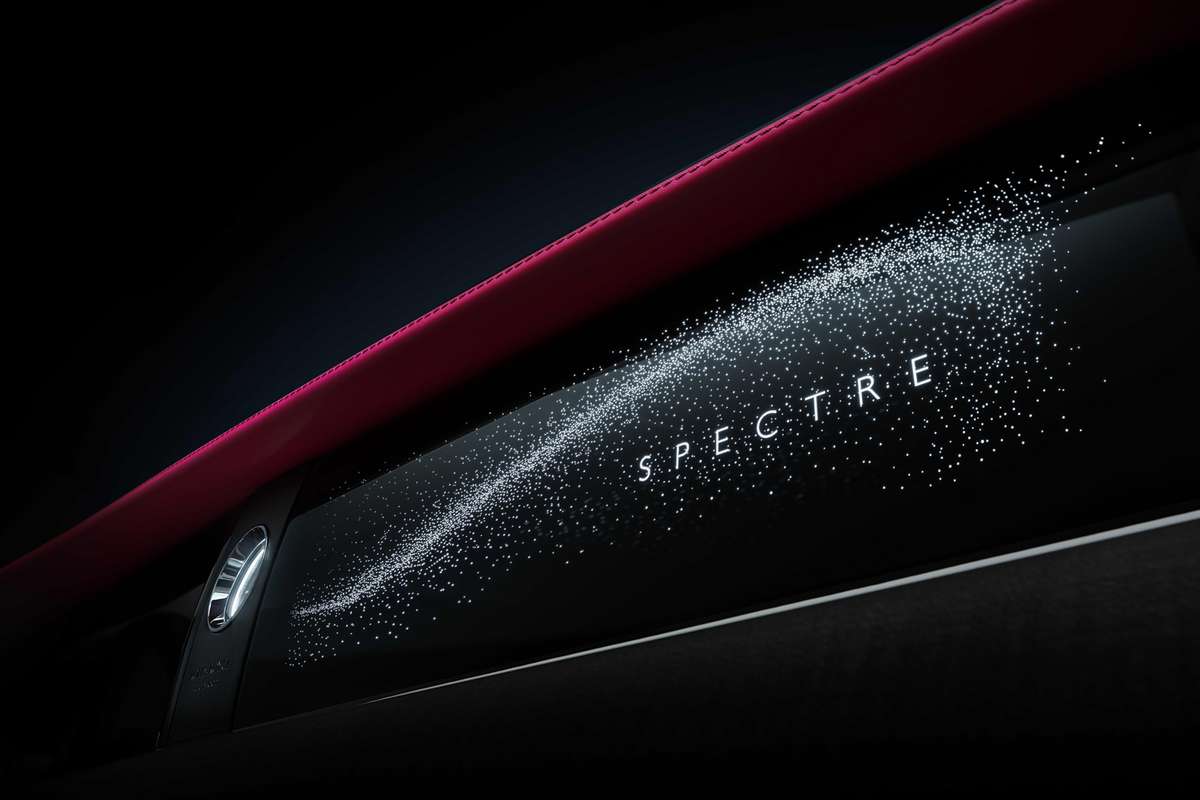 2024 Rolls Royce Specter EV  شعار