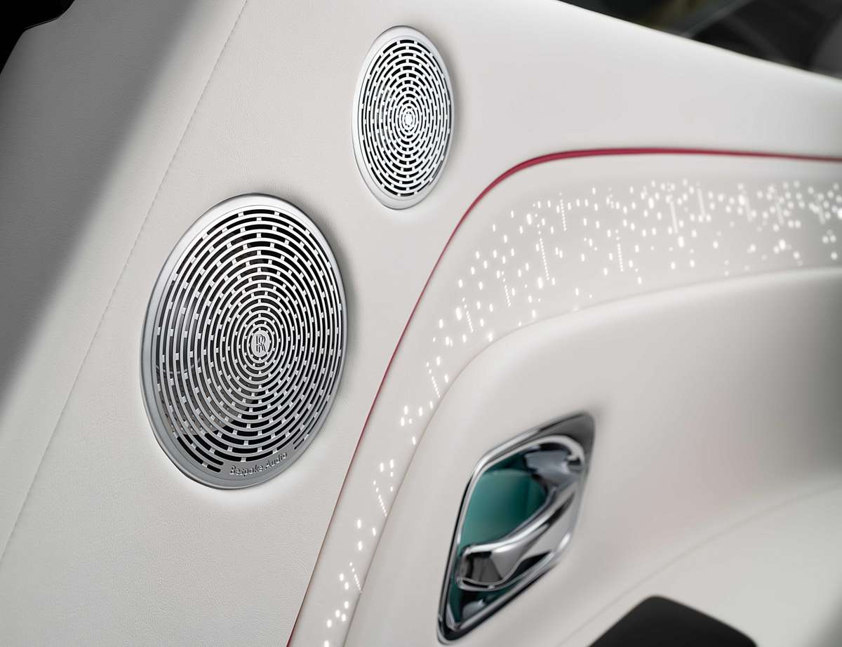 2024 Rolls Royce Specter EV تصميم
