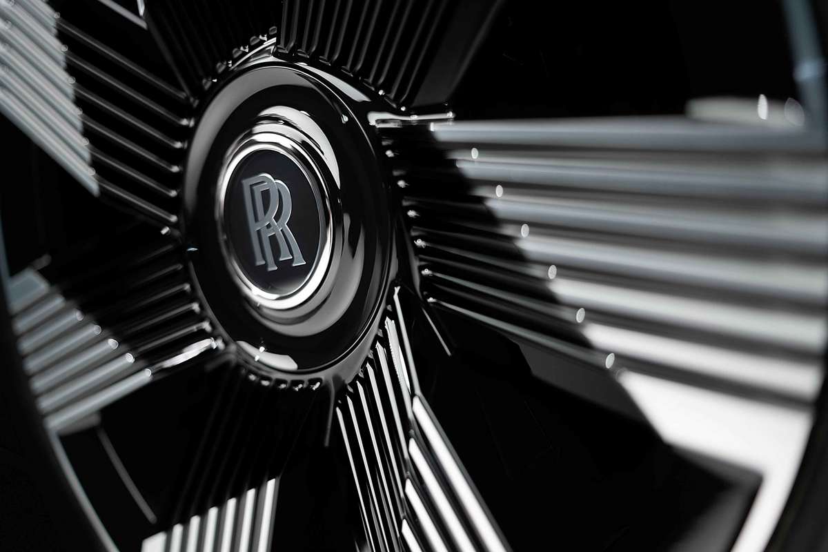 2024 Rolls Royce Specter EV عجلات
