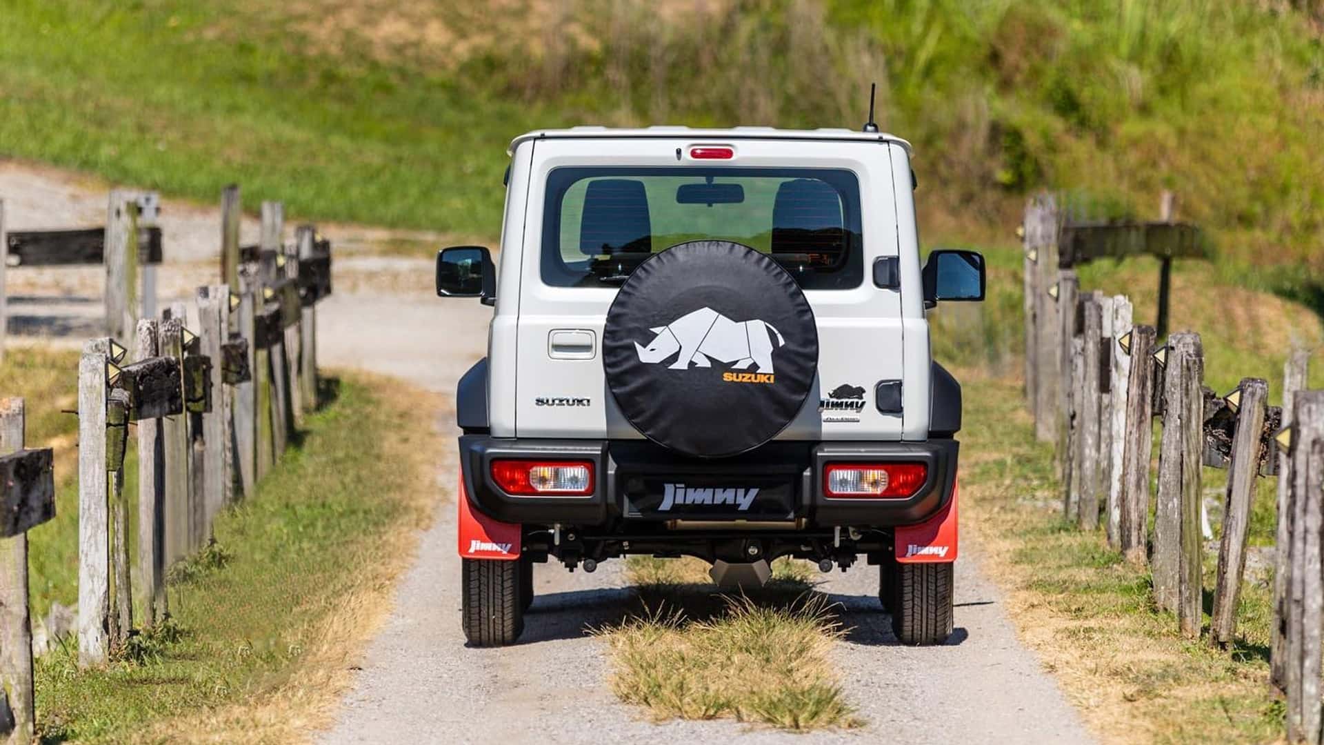 سوزوكي-Jimny-Rhino-تصميم-خلفي