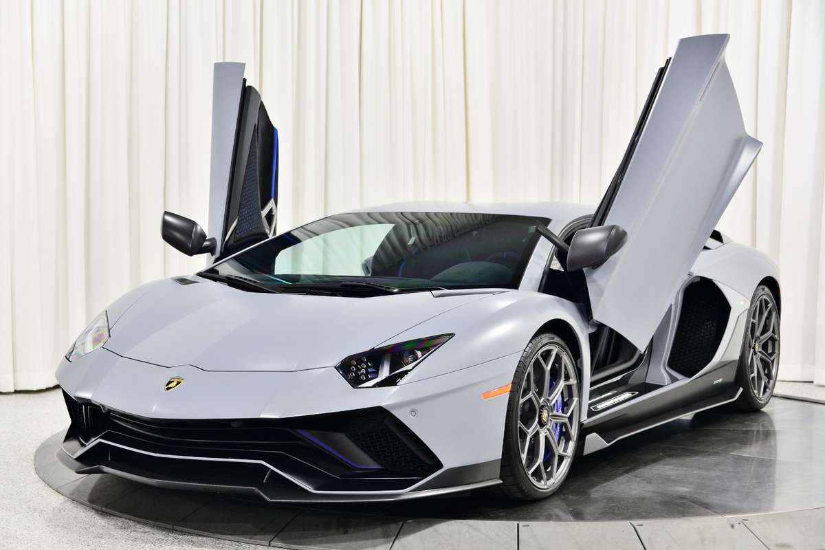 lamborghini-aventador 